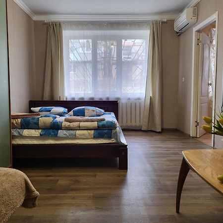 2-Кімнатна Квартира У Центрі На Олександра Поля, Шпиталь, 16Лікарня Ντνιπροπετρόφσκ Εξωτερικό φωτογραφία