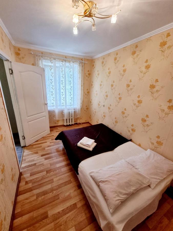 2-Кімнатна Квартира У Центрі На Олександра Поля, Шпиталь, 16Лікарня Ντνιπροπετρόφσκ Εξωτερικό φωτογραφία