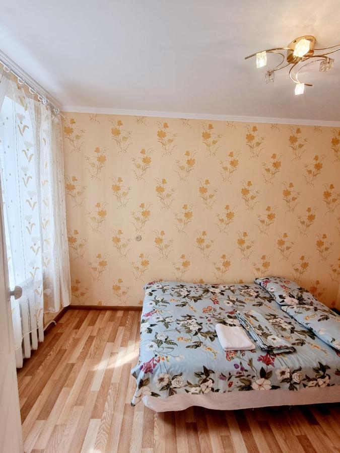 2-Кімнатна Квартира У Центрі На Олександра Поля, Шпиталь, 16Лікарня Ντνιπροπετρόφσκ Εξωτερικό φωτογραφία